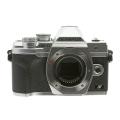 Olympus OM-D E-M10 Mark IV argent