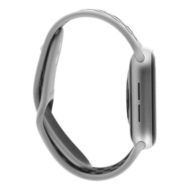 Apple Watch Series 4 Nike+ Aluminiumgehäuse silber 40mm mit Sportarmband platinum/schwarz (GPS) silber