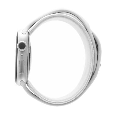 Apple Watch Series 6 Nike Aluminiumgehäuse silber 44mm mit Sportarmband platinum/schwarz (GPS) silber