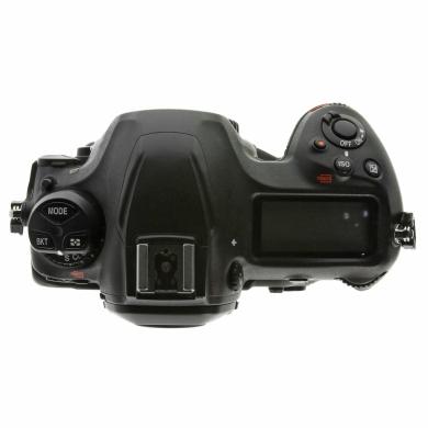 Nikon D6 negro