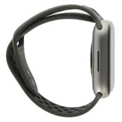 Apple Watch Series 8 Cassa in alluminio color galassia 45mm con Cinturino Sport grigio oliva/nero (GPS)