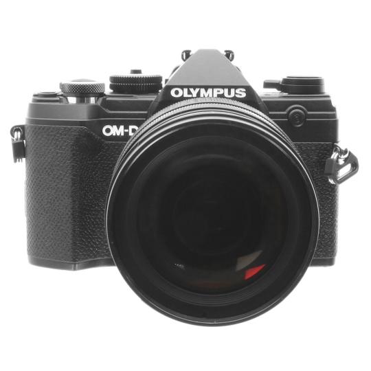 Olympus OM-D E-M5 Mark III con obiettivo M.Zuiko 12-40mm 1:2.8 ED PRO