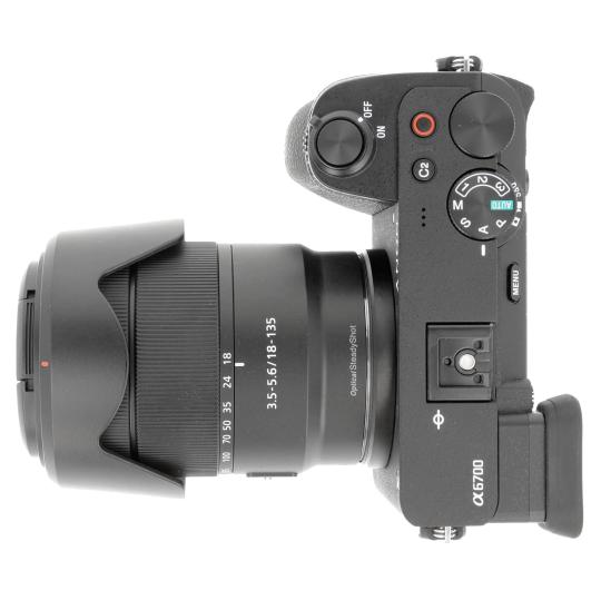 Sony Alpha 6700 con obiettivo E 18-135mm 3.5-5.6 OSS (ILCE-6700MB) nero