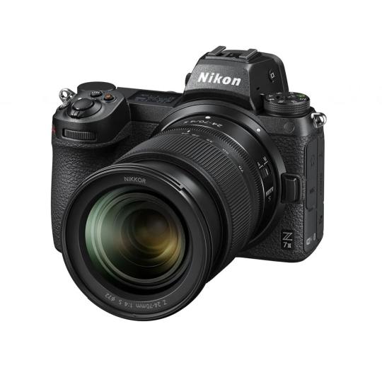 Nikon Z 7II con objectivo Z 24-70 mm f4.0 negro