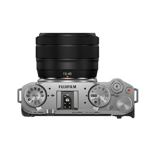 Fujifilm X-M5 + XC 15-45mm F3.5-5.6 OIS PZ argento