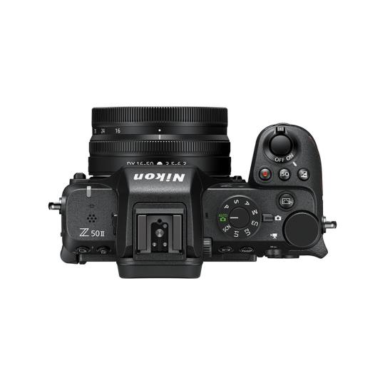 Nikon Z50 con obiettivo Z DX 16-50mm 1:3.5-6.3 VR + DX 50-250mm 1:4.5-6.3 VR nero