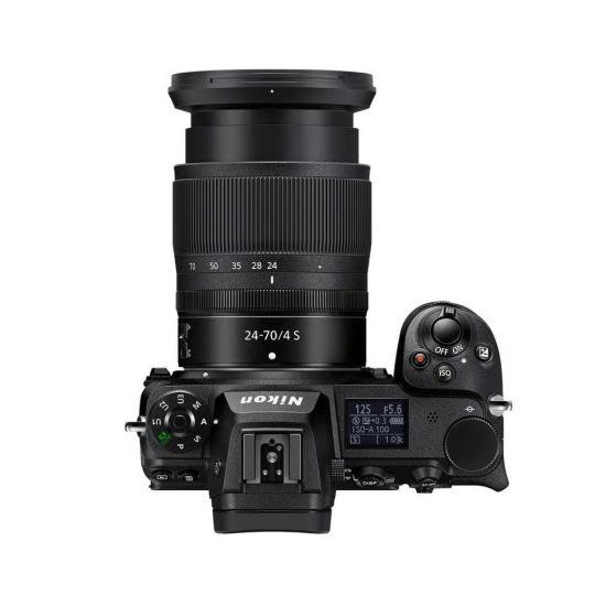 Nikon Z7 II con obiettivo Z 24-70 mm f4.0 + Adattatore FTZ nero
